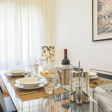 Palazzo Anselmi By Halldis Apartment Florence