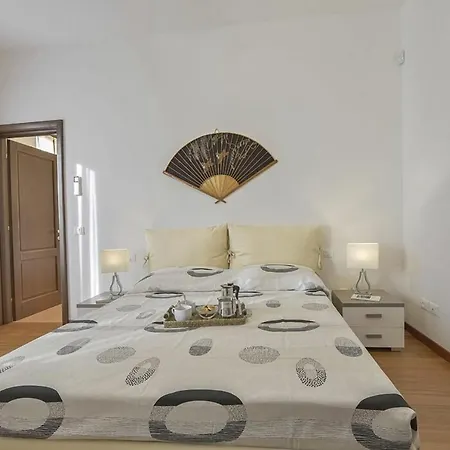 Palazzo Anselmi By Halldis Apartment
