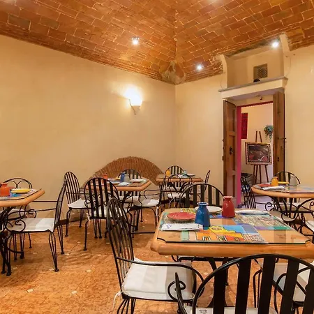 Porta Faenza Hotell