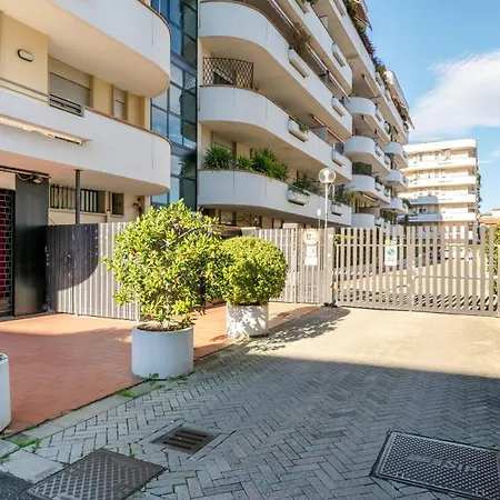 Comfortable Flat With Terraces *