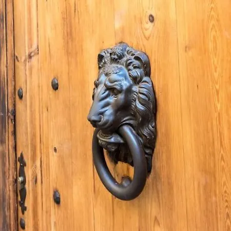 La Musa Di Via Dante Florencie