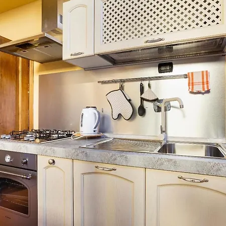 Apartment Cozy Classic Italian House Near Santa Croce, On The Lungarno Florence
