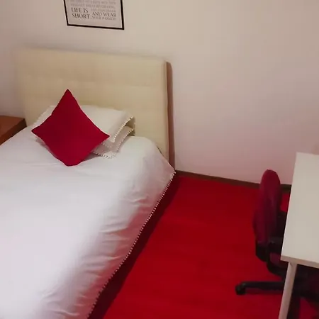 Pansiyon Unique & Beautiful Bedroom In Of Floransa