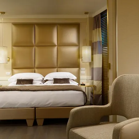 Ponte Vecchio & Hotell 4*