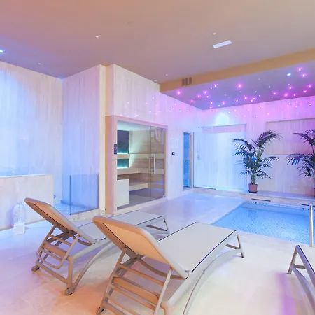 Mh & Hotel 4*
