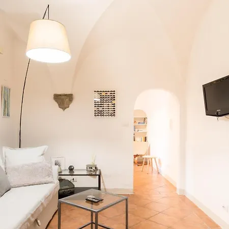 Apartment Casa A Sant'ambrogio - Santa Croce, Mercato & Bar - Homeunity *
