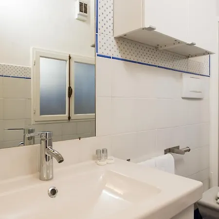Apartment Casa A Sant'ambrogio - Santa Croce, Mercato & Bar - Homeunity