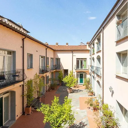 Palazzo Ghibellina 2 By In Florenz