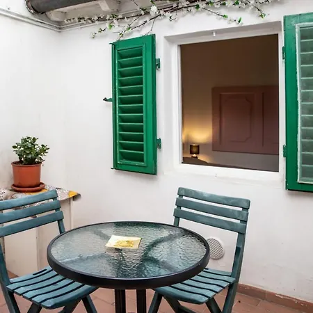 Virgilio's House + Internal Court Apartment *