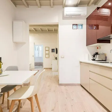 Cozy Near Ponte Vecchio Apartment Florence