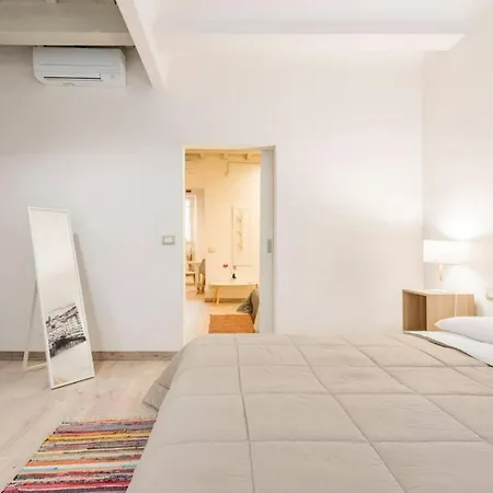 Cozy Near Ponte Vecchio Apartment Florence
