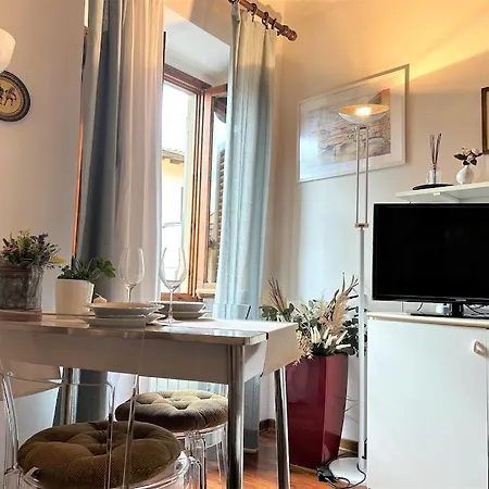 Romantic Nest Florence
