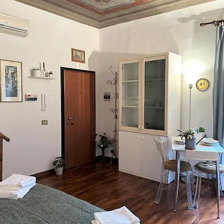 Apartment Romantic Nest Florence