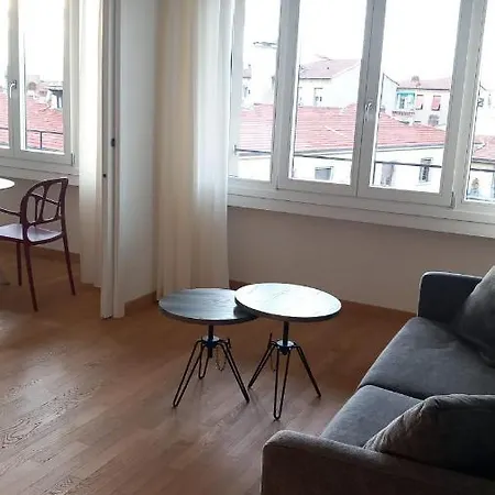 Sweetly In Флоренция