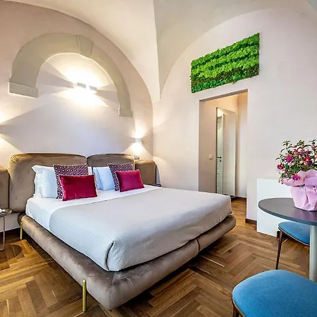 Hotel La Scaletta Al Ponte Vecchio Florence
