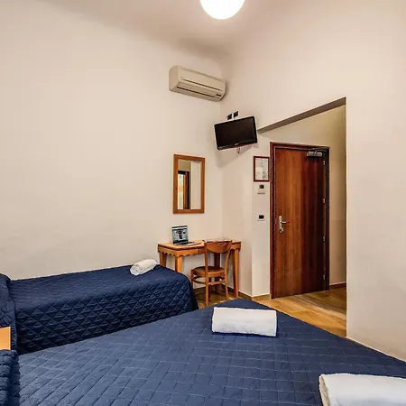 Hotel Nuova Italia 2*