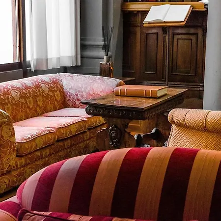 Monna Lisa Hotel