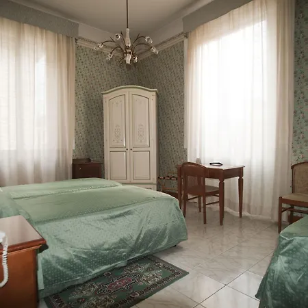 Beatrice Hotel 3*