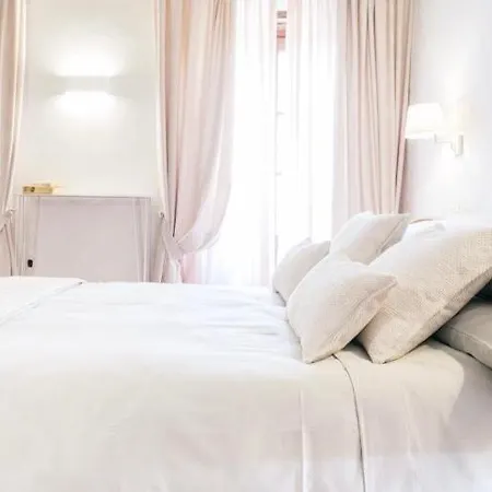 Wonderful Premium In Location At The Dome In Florence, 2 Bedrooms Apartment Florence