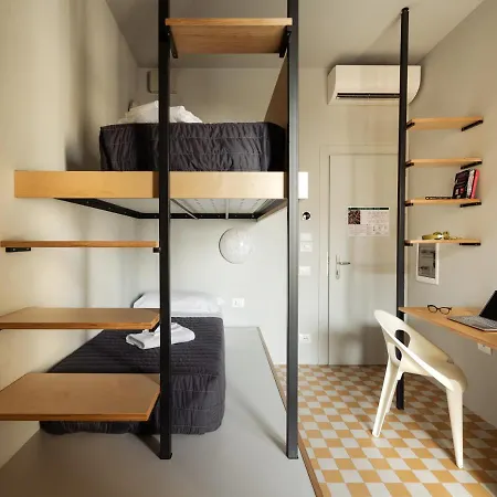 Hostel 're-dama *
