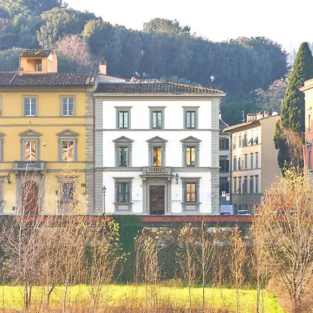 Aparthotel Serristori Palace