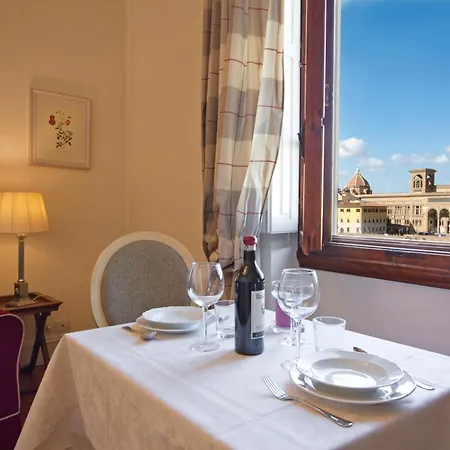 Aparthotel Serristori Palace