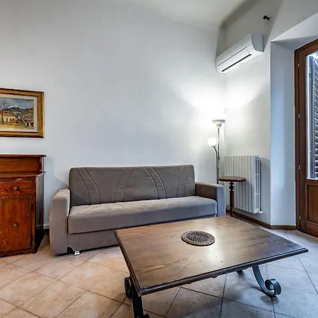 Con Giardino Apartment *