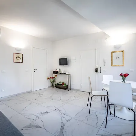Apartment Yd The Windows On Santa Maria Novella