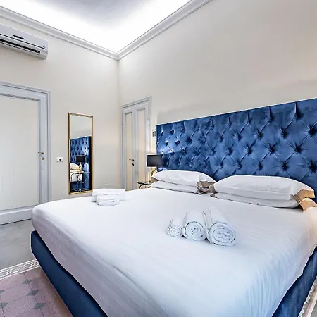 Three Via Roma Apartment