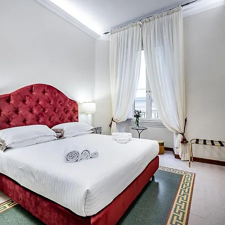 Three Via Roma Apartment Florence