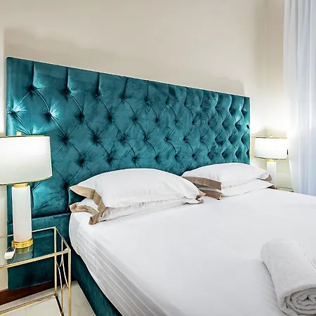 Three Via Roma Apartment Florence