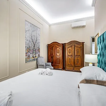 Apartment Three Via Roma