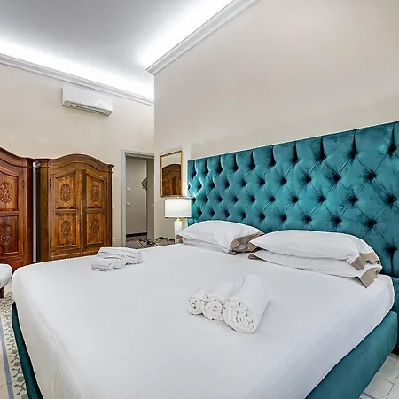Three Via Roma Apartment *