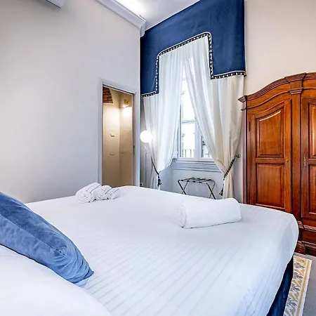 Three Via Roma Apartment *