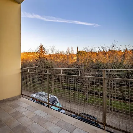 Yid Pietrafitta Apartment