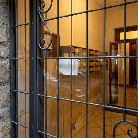 Smooth Mansion In Ponte Vecchio Appartement Florence
