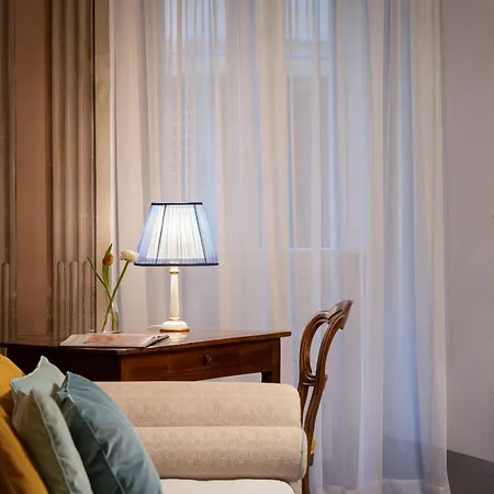 לינה וארוחת בוקר Piazza Pitti Palace - Residenza D'epoca 3*