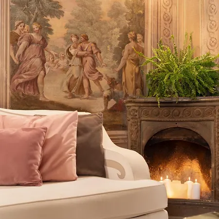 Piazza Pitti Palace - Residenza D'epoca 3*