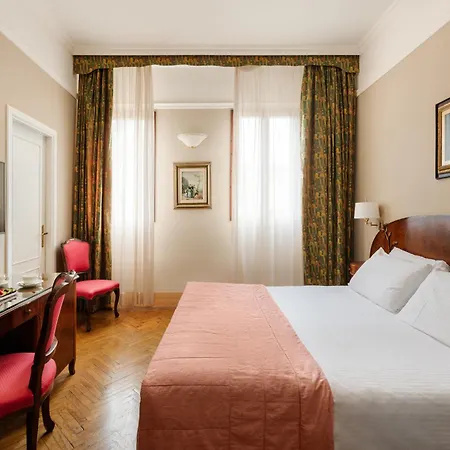 Monna Lisa Hotel