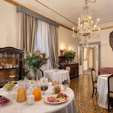 לינה וארוחת בוקר Piazza Pitti Palace - Residenza D'epoca 3*