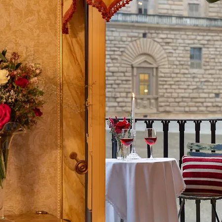 Piazza Pitti Palace - Residenza D'epoca 3* פירנצה
