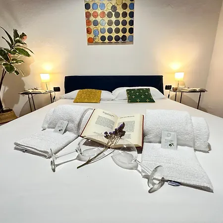 Luxurious View On Santa Croce Apartment *