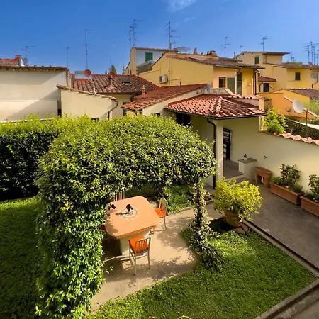 San Niccolo Walls Garden Apartment *