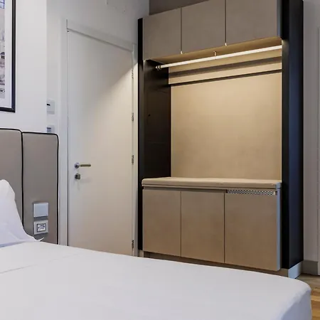 Hotel Mh &