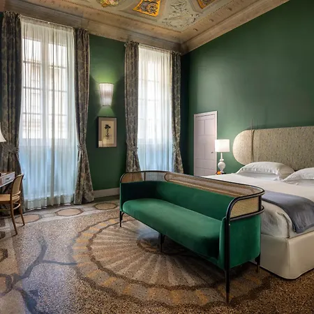 Number Nine Hotel 5*