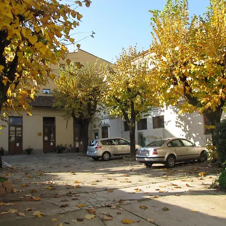 Casa Santo Nome Di Gesu Floransa