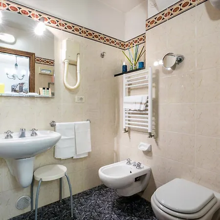Hotell Collodi 2*