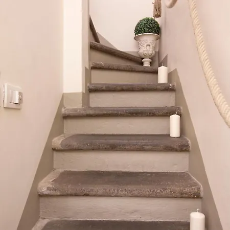 Serristori Palace Aparthotel 2*