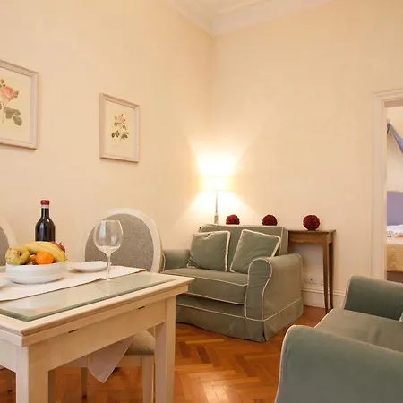 Serristori Palace Aparthotel 2*