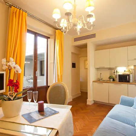 Serristori Palace Aparthotel
